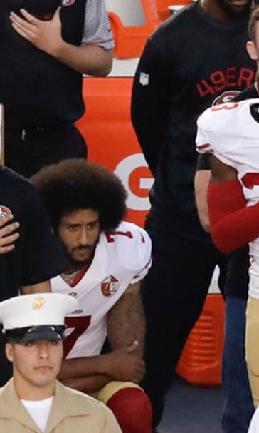 Kaepernick, 49ers teammate kneel during national anthem